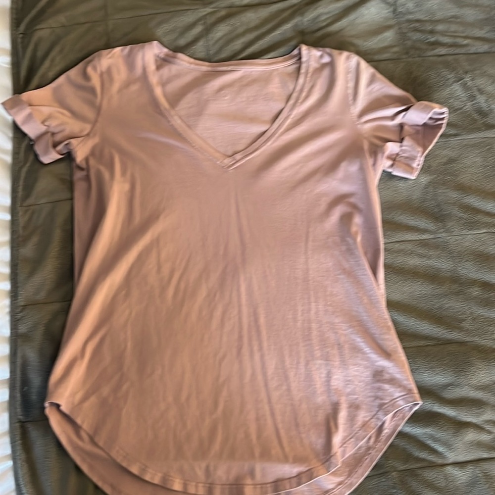 Lulu t shirt